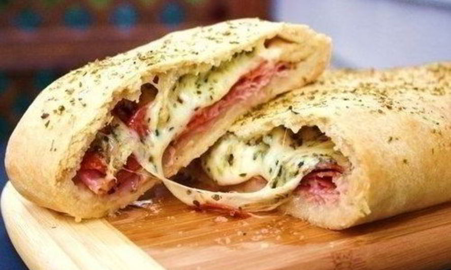 Рецепт пиццы-рулета стромболи с салями