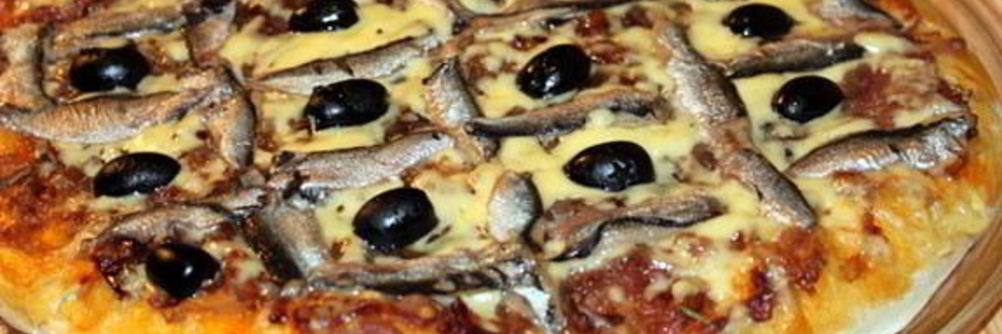 Пицца с анчоусами