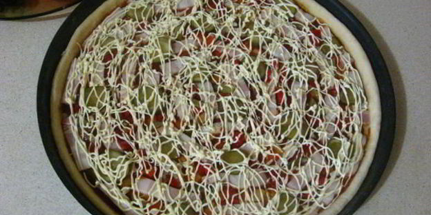 пицца с грудинкой и чесноком