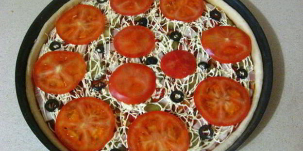 пицца с грудинкой и чесноком