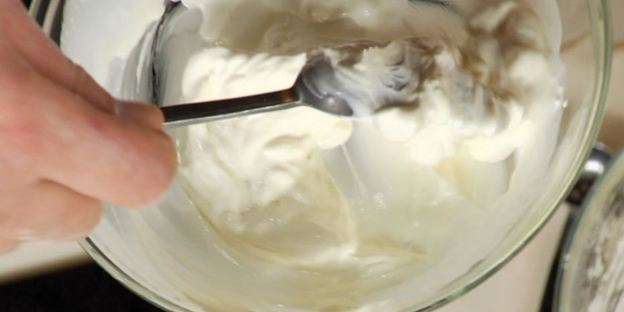 пицца с грушей и сыром горгонзола