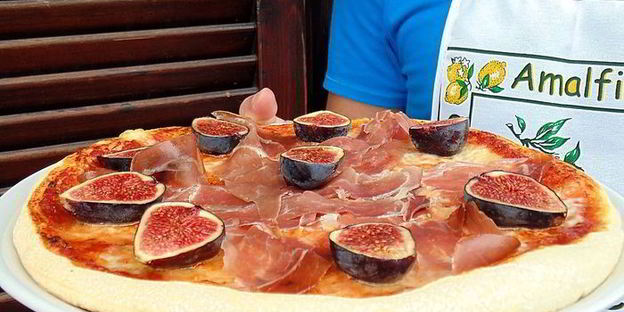 пицца с инжиром и прошутто