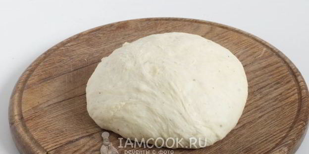 пицца со шпинатом и помидорами