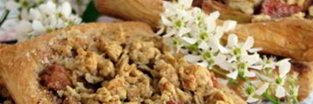 Ревенные слойки с овсяной крошкой