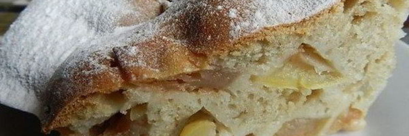 Быстрая яблочная шарлотка в духовке