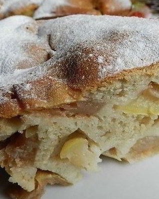 Быстрая яблочная шарлотка в духовке