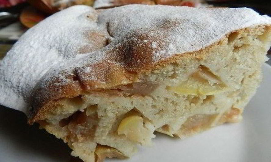 Рецепт быстрой яблочной шарлотки в духовке