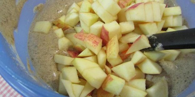 черемуховая шарлотка