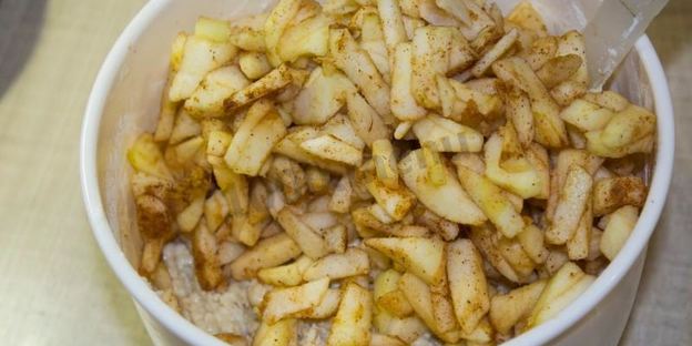 диетическая шарлотка из геркулеса с яблоками
