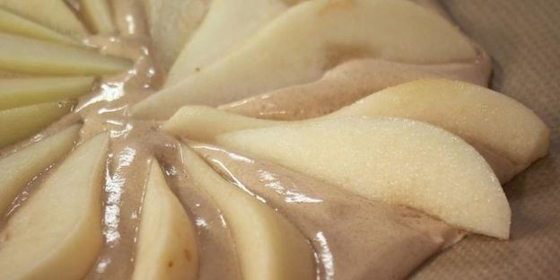 грушевая шарлотка и домашний лимонад