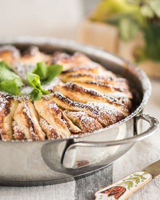 Нежная творожная шарлотка с яблоками