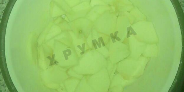 пирог с яблоками шарлотка