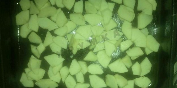 пирог с яблоками шарлотка