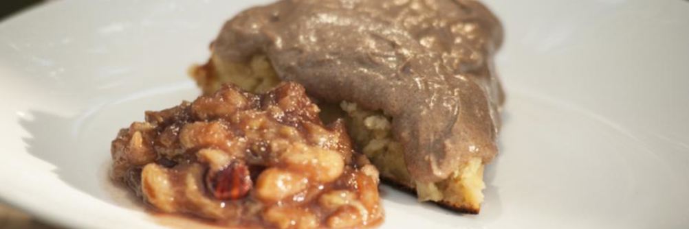 Шарлотка с джемом и сливочным кремом