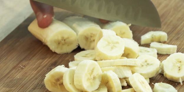 шарлотка с джемом и сливочным кремом