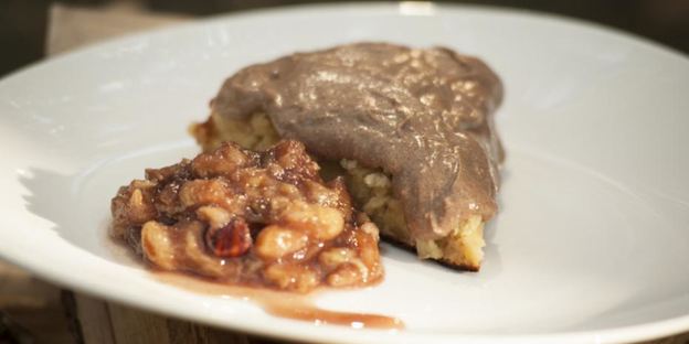 шарлотка с джемом и сливочным кремом