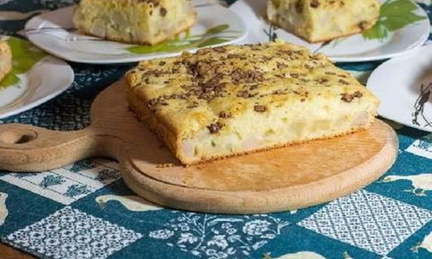 Рецепт шарлотки с грушами и топленым молоком
