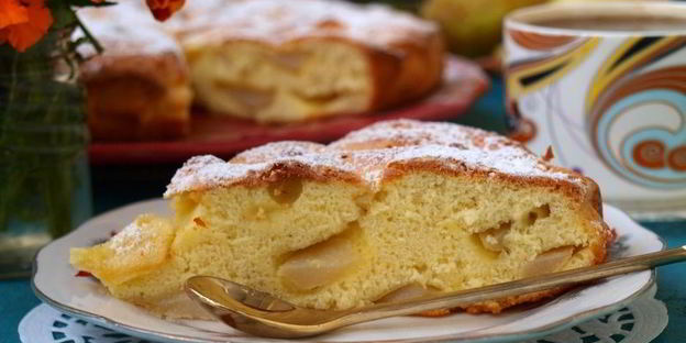 шарлотка с грушами