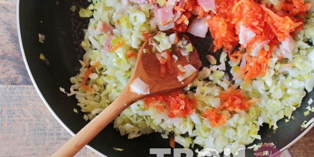 шарлотка с капустой