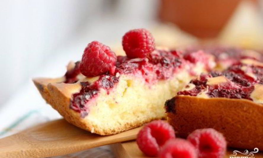 Рецепт шарлотки с малиной