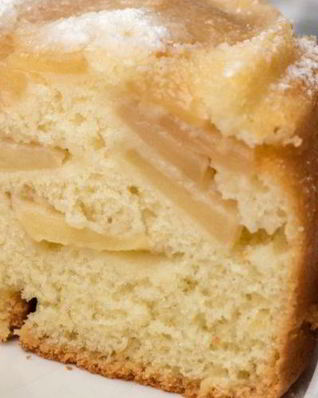 Шарлотка с манкой и кефиром