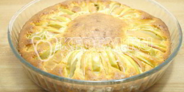 шарлотка с творогом и яблоками