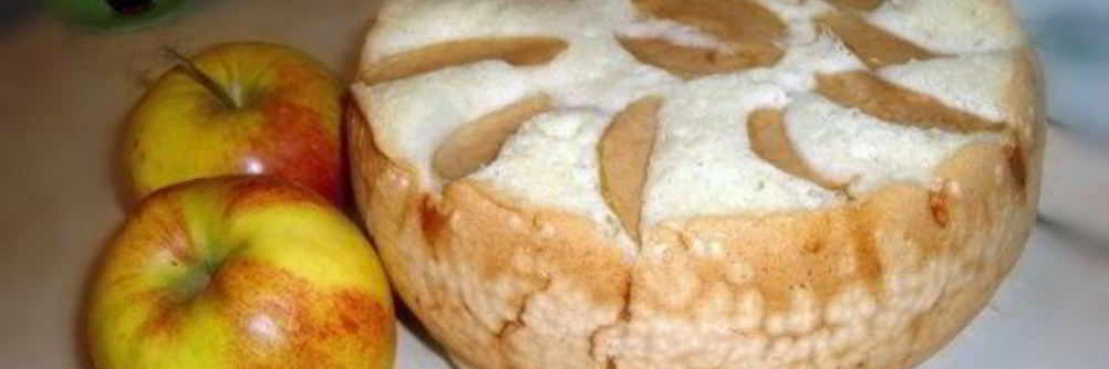 Шарлотка с творогом в мультиварке