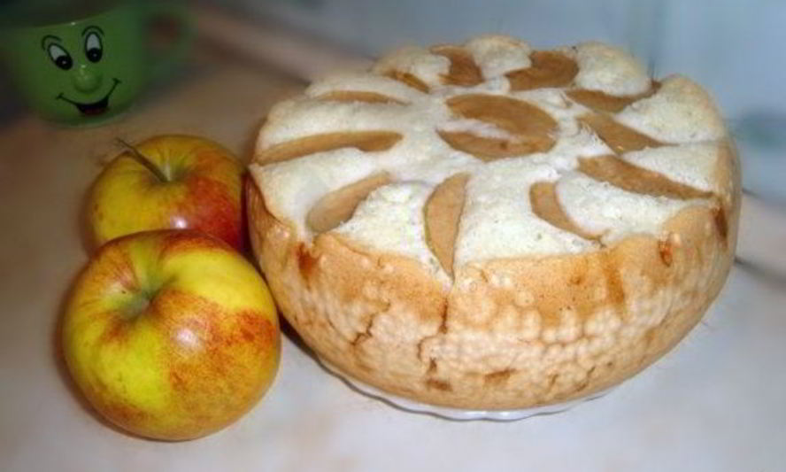 Рецепт шарлотки с творогом в мультиварке