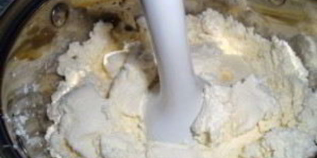 шарлотка с творогом в мультиварке