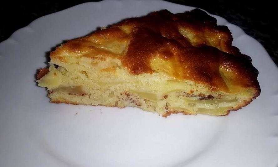 Рецепт шарлотки с яблоками на кефире