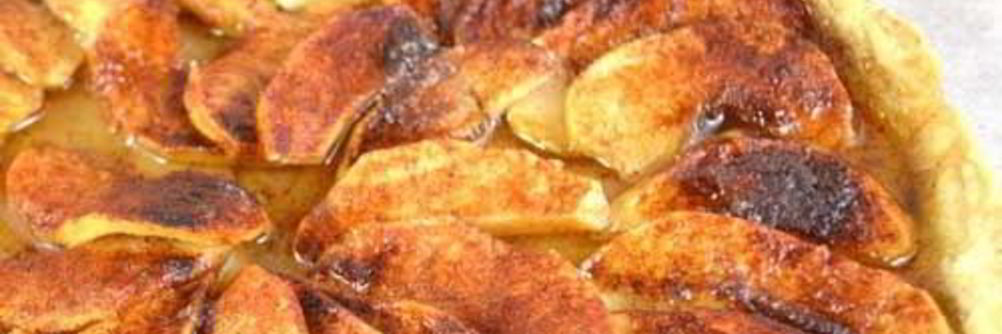 Шарлотка с яблоками открытая