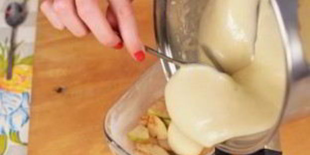 шарлотка с яблоками в микроволновке