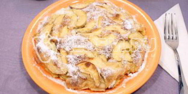 шарлотка с яблоками