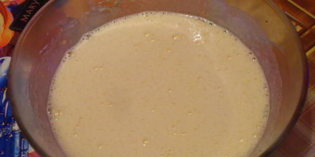 шарлотка со свежим ананасом