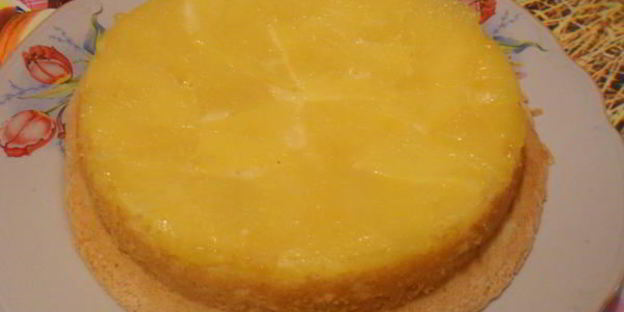 шарлотка со свежим ананасом