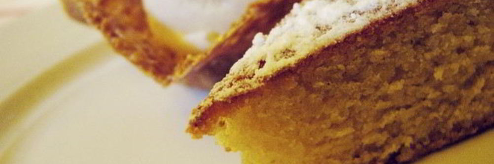 Яблочная шарлотка на сковороде