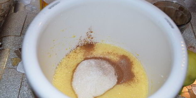 яблочная шарлотка