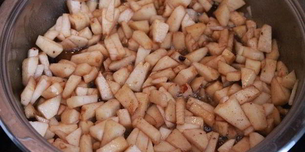 яблочные шарлотки