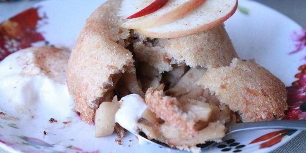 яблочные шарлотки