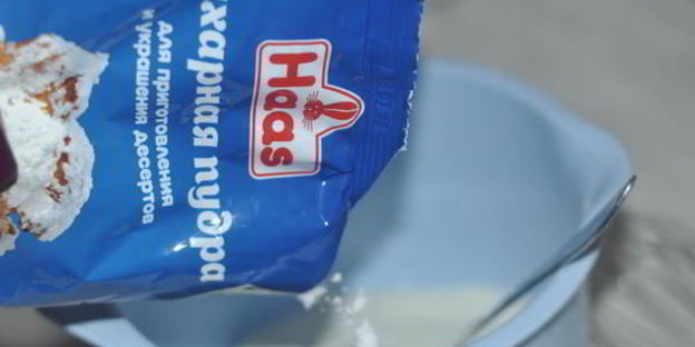 шоколадно-вишневый рулет