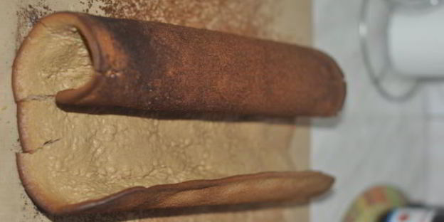 шоколадно-вишневый рулет