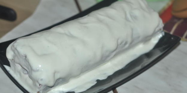 шоколадно-вишневый рулет