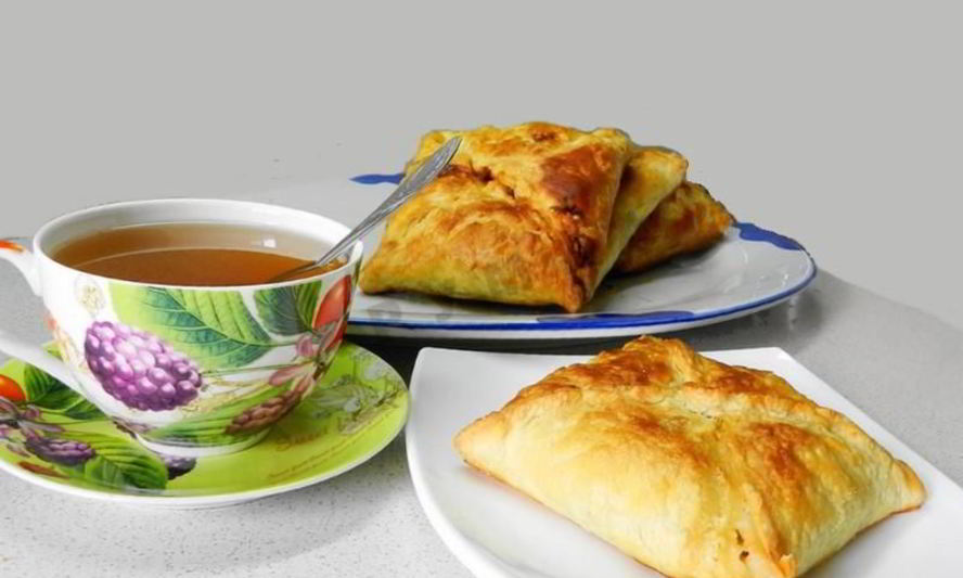 Рецепт слоеных конвертиков с курицей и грибами