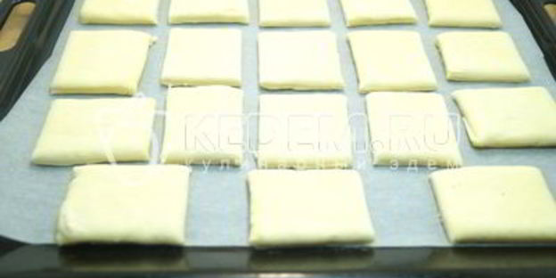 слойки из слоеного теста ореховые