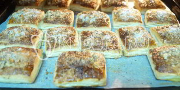 слойки из слоеного теста ореховые