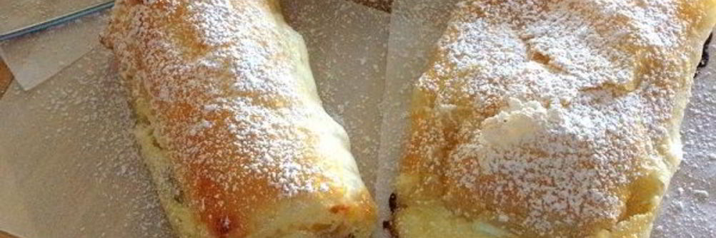 Слойки из слоеного теста с творогом