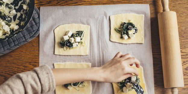 слойки с фетой и шпинатом