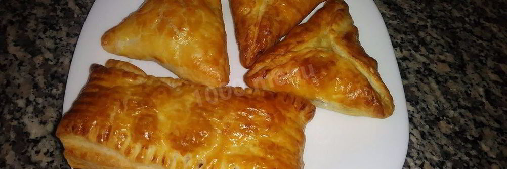 Слойки с картофелем и грибами из слоеного теста