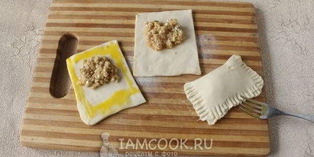 слойки с орехами