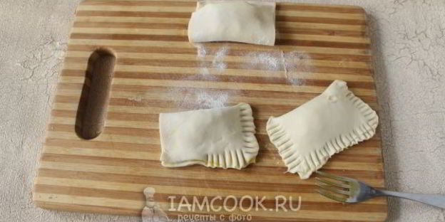 слойки с орехами